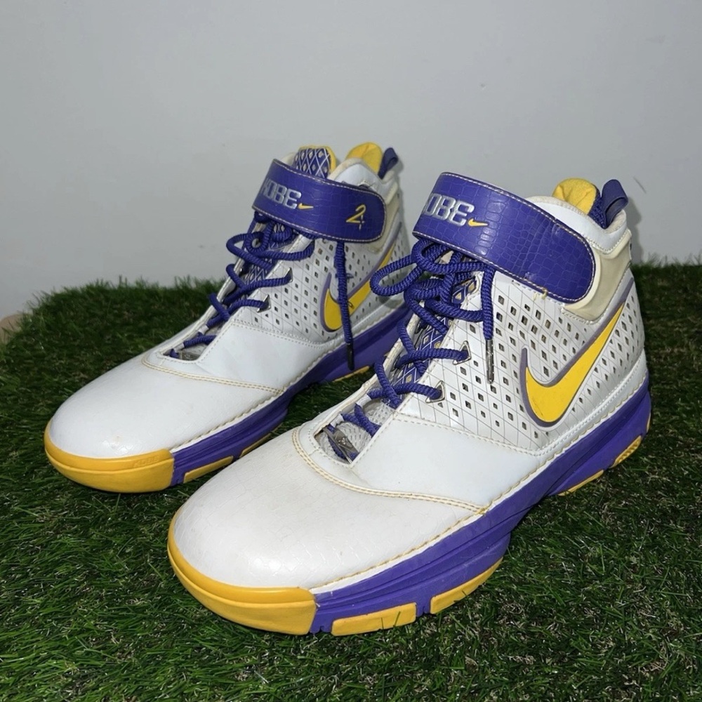 Nike Kobe Basketball Shoes - White, Yellow, Purple Size 11 Men’s - Picture 4 of 8